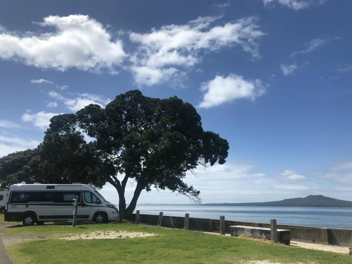 Takapuna * Auckland