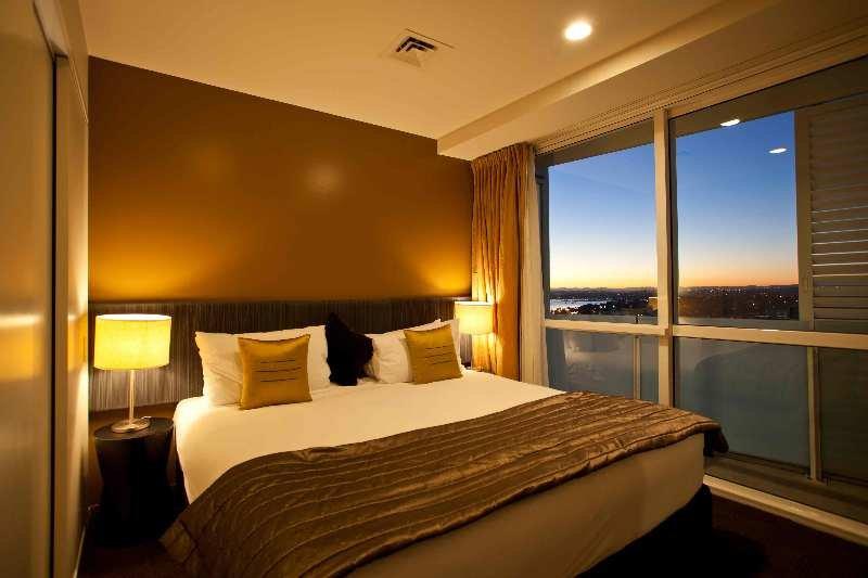 The Quadrant & Auckland