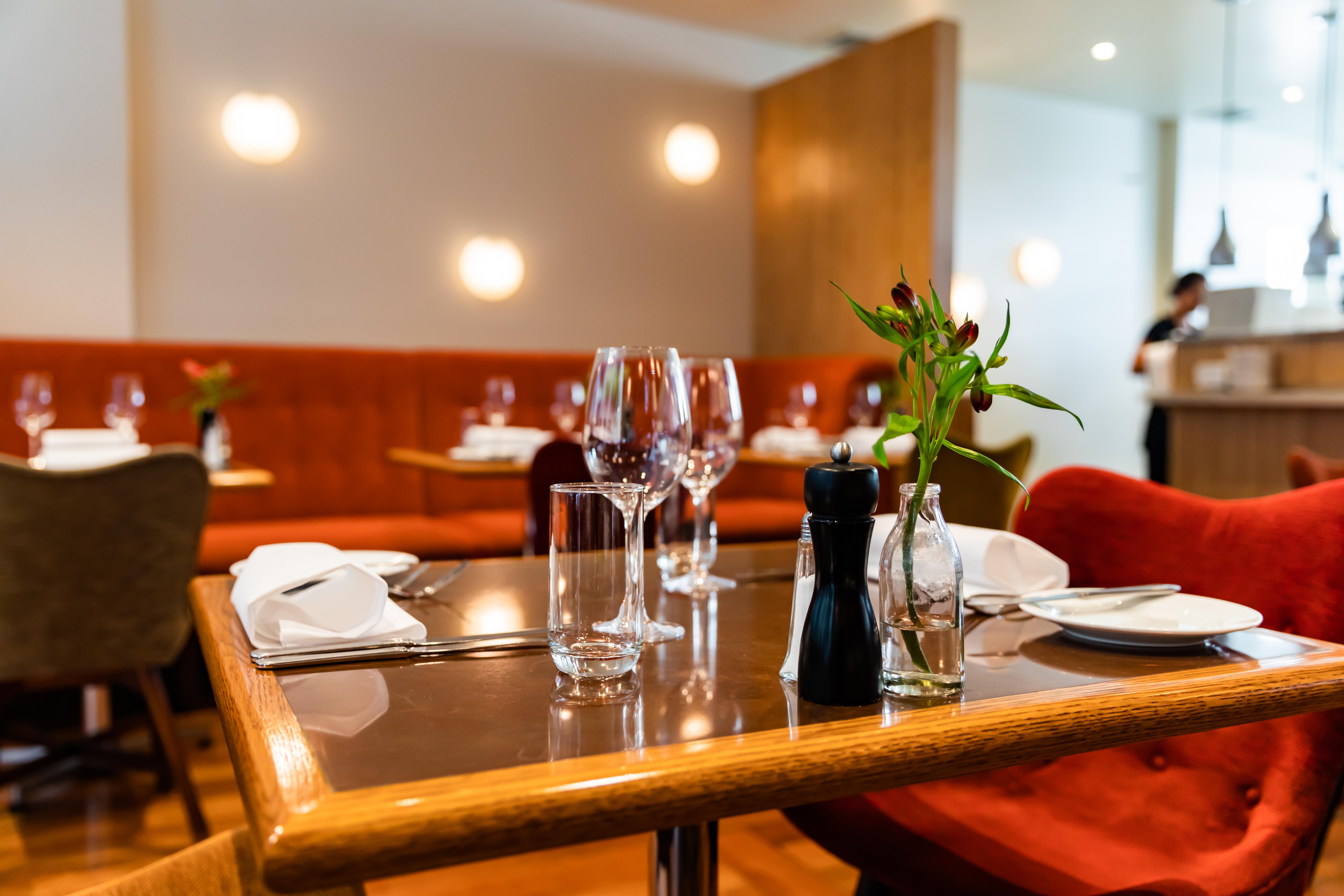 Debrett Hotel 5*