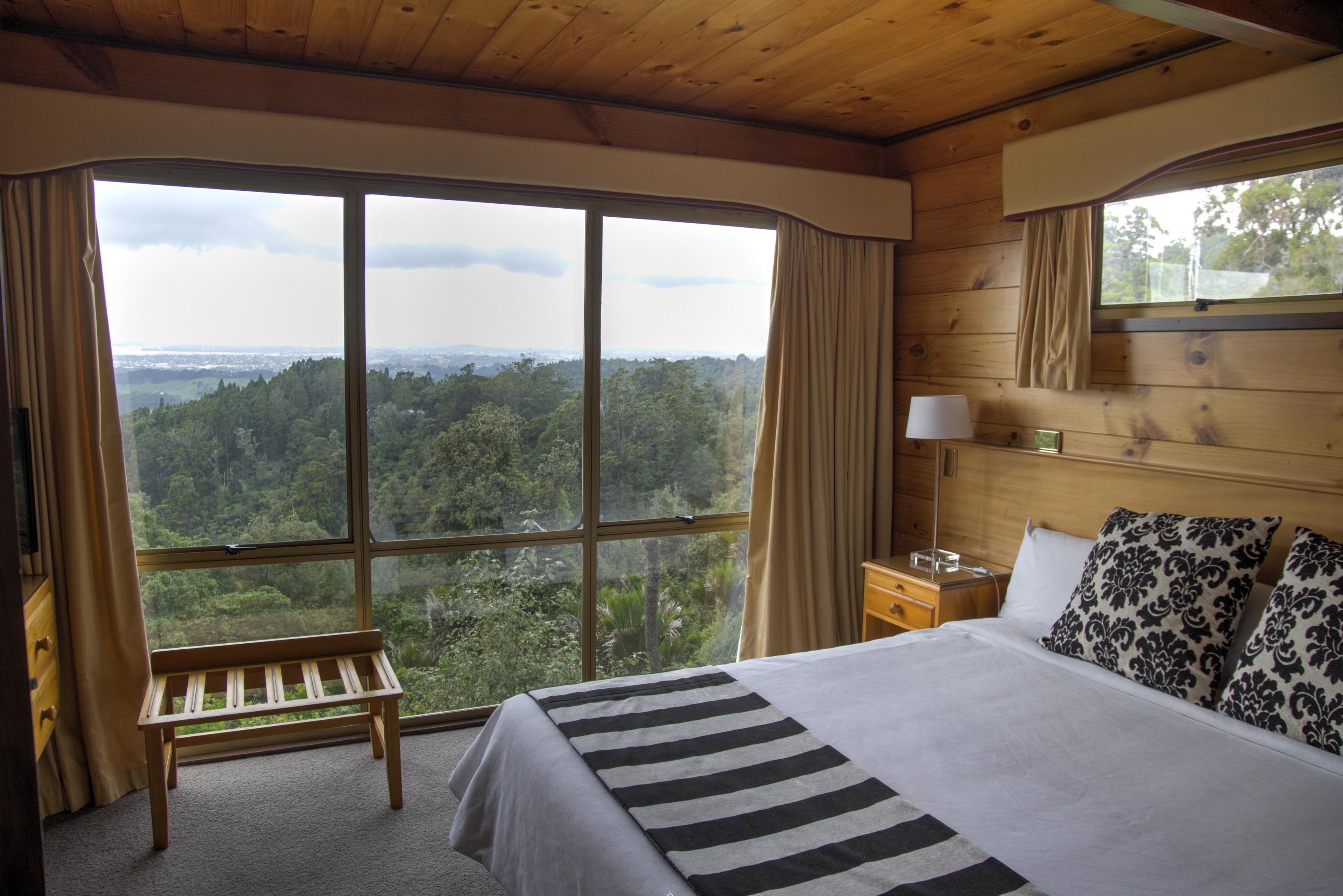 Hotel Waitakere &