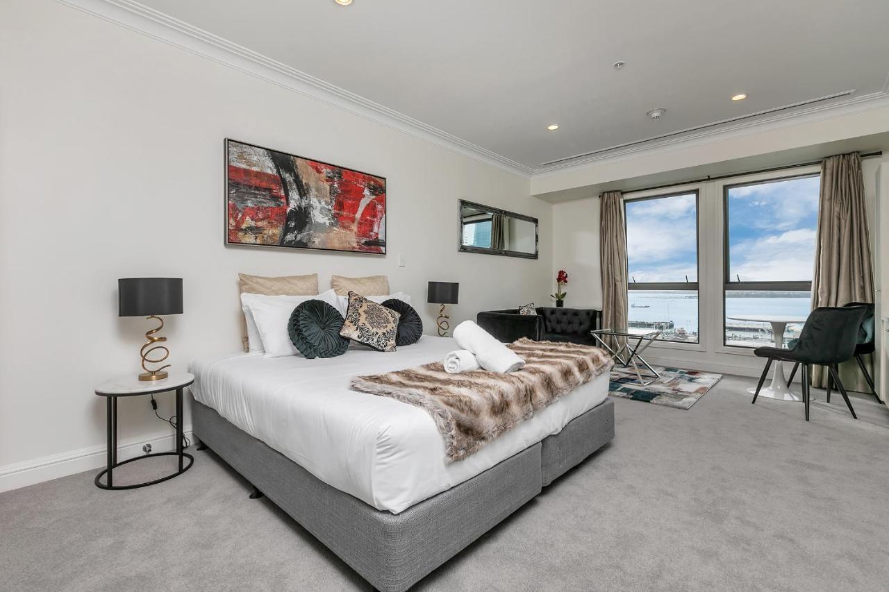 Apartment Sky-high Seascape - A Starlight Delight! *