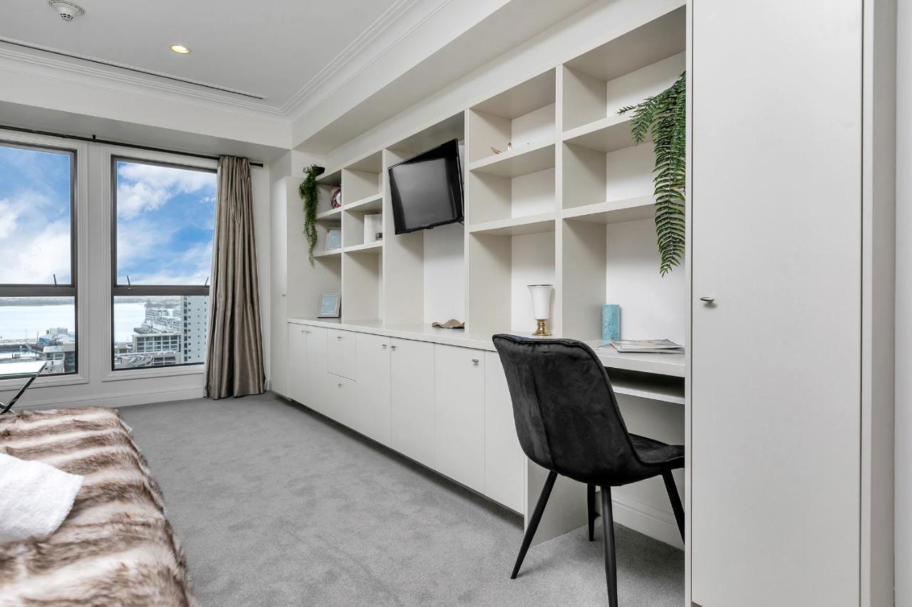 Apartment Sky-high Seascape - A Starlight Delight! *