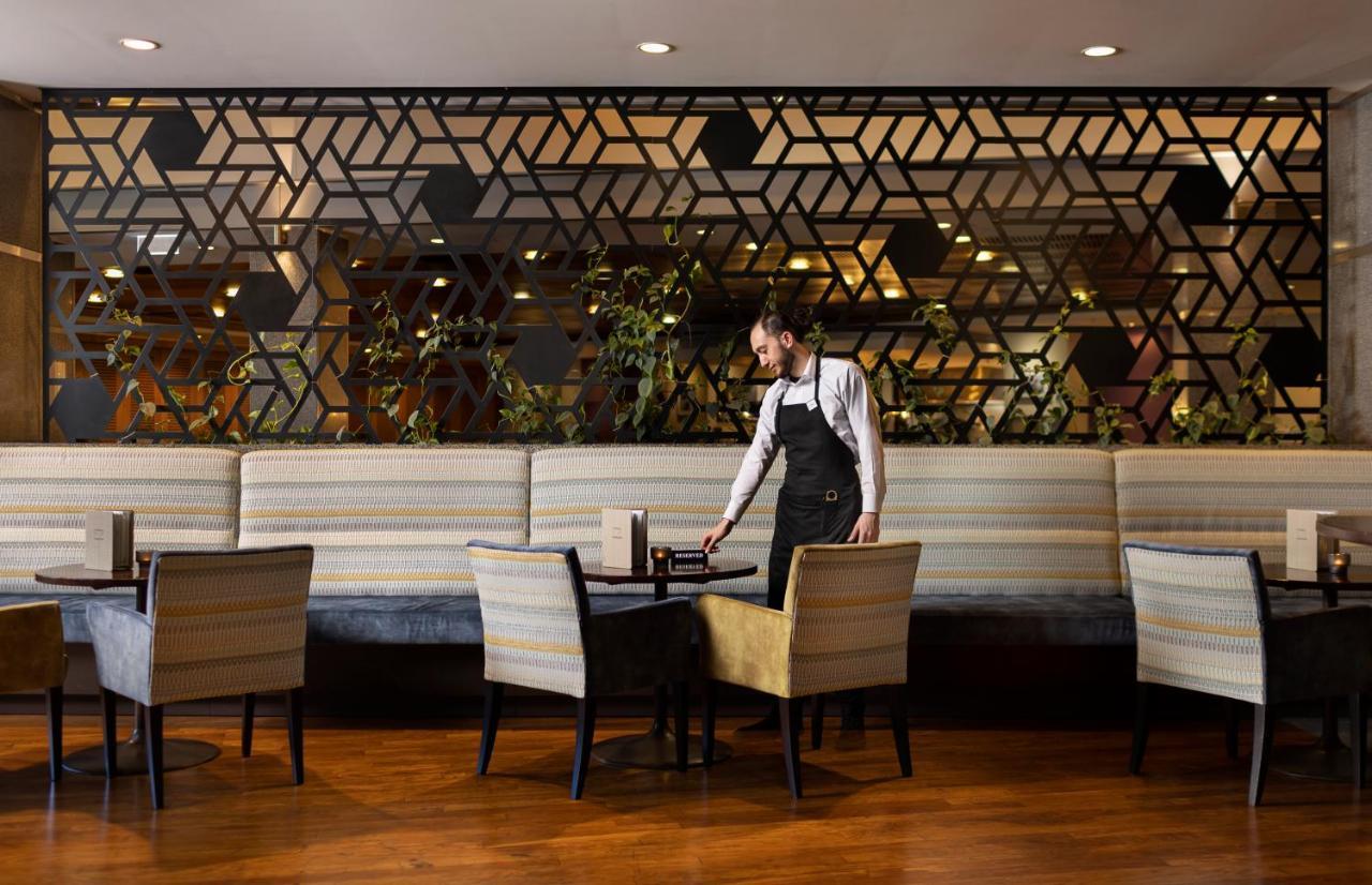 Novotel Ellerslie Hotel 4*