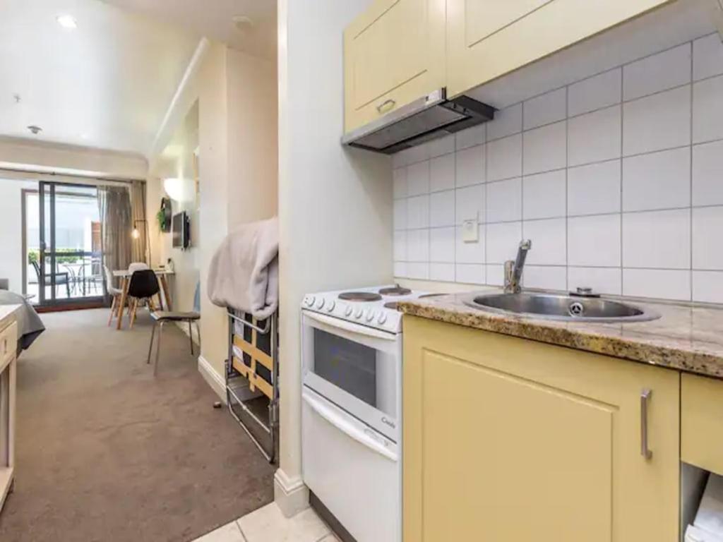 Heritage Haven By Viaduct Cbd - Pool Gym Tennis Apartment