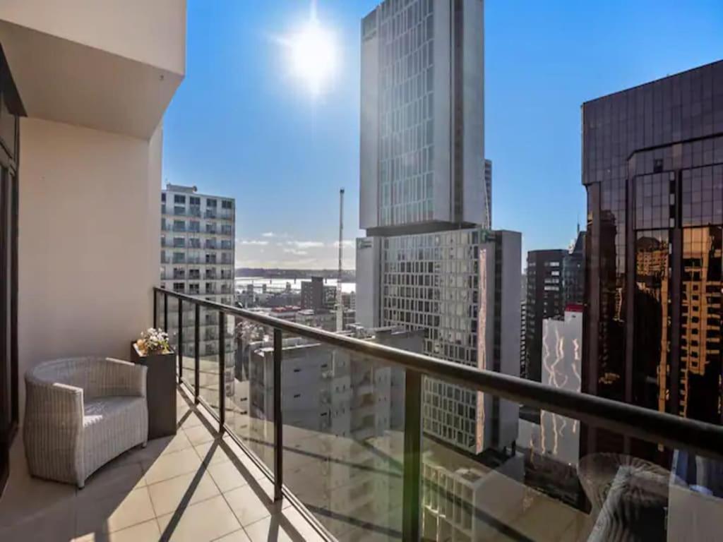 Apartment Penthouse Sophistication On Queen Street