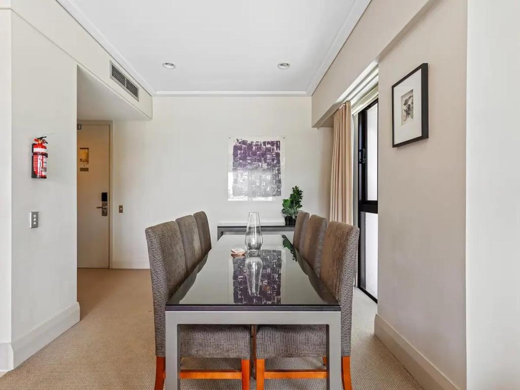 Viaduct 1-bedroom With Balcony!