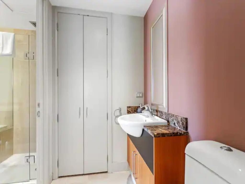 Apartamento Viaduct 1-bedroom With Balcony! Auckland