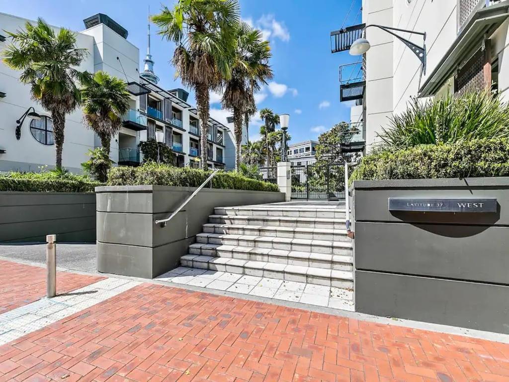 Viaduct Duplex - Free Parking Best Location