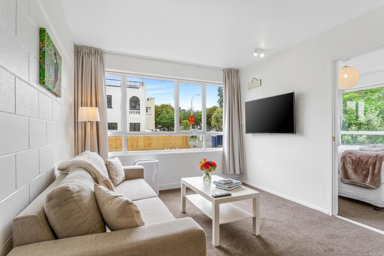 One Bedroom Apartment, Heart Of Newmarket Apartment