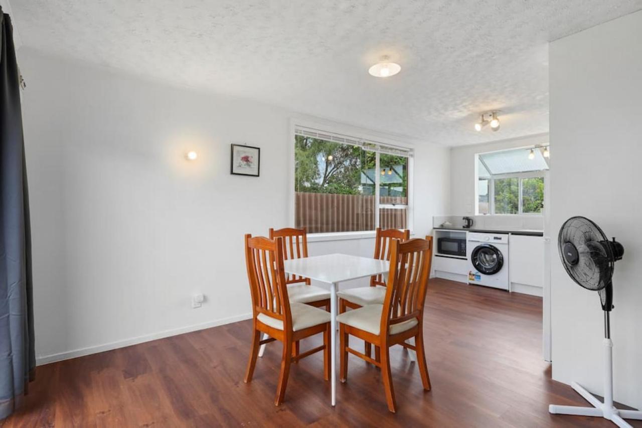 Cosy Renovated Two Bed Garden Apt - Wifi - Netflix Holiday home