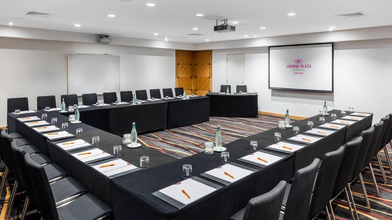 Crowne Plaza By Ihg Hotel 4*