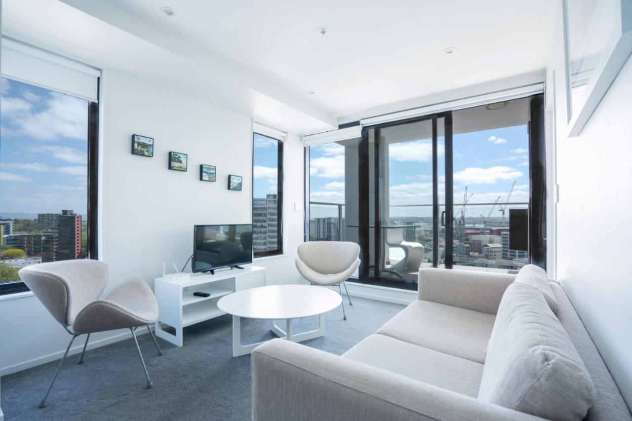 Gorgeous Views 2 Bedroom Apartment *