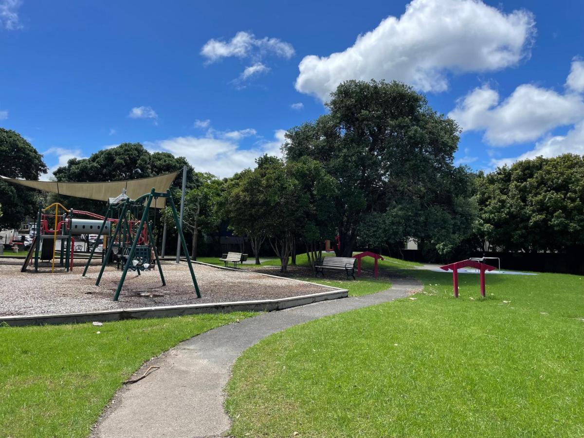 Family Friendly 3br Flat - 3min Walk To The - Self Contained *