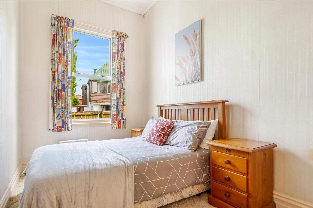 Holiday home 4bed Spacious In Chatswood Auckland