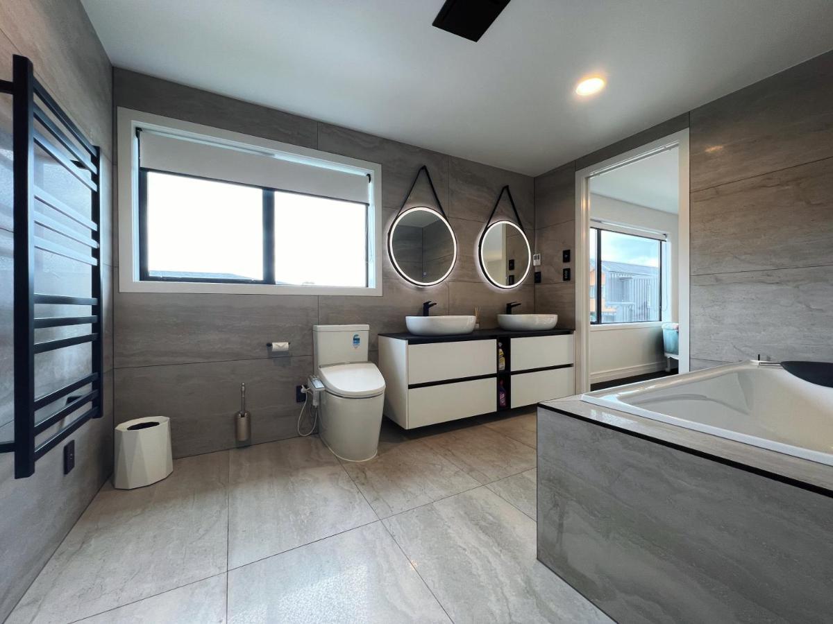 Elegant Beach House In Long Bay Pousada Auckland