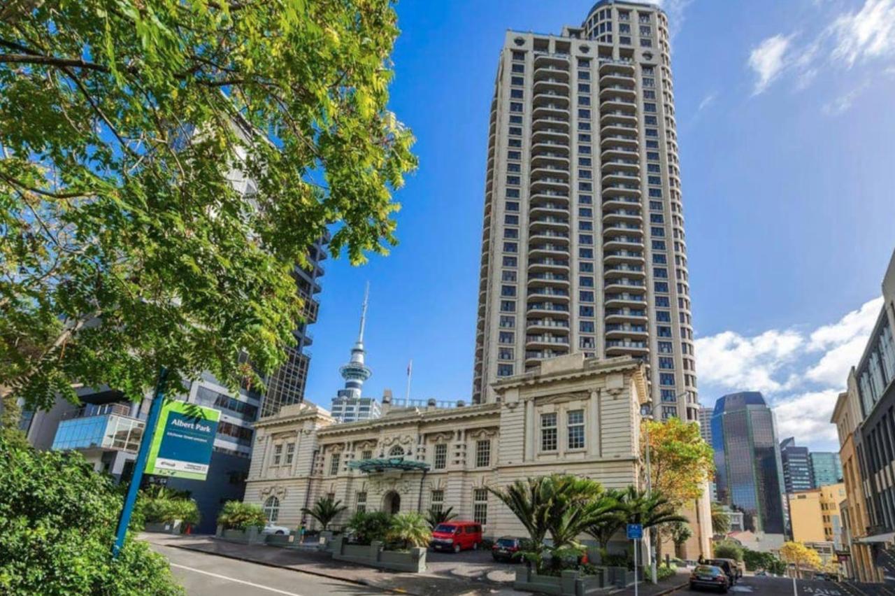 Metropolis With Skytower View Auckland