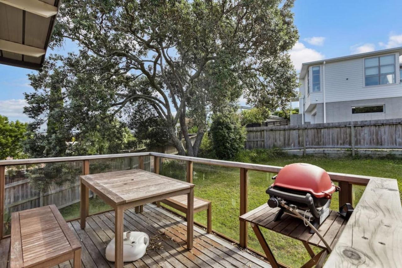 Holiday home Coastal Calm Is Near To The With Bbq Auckland