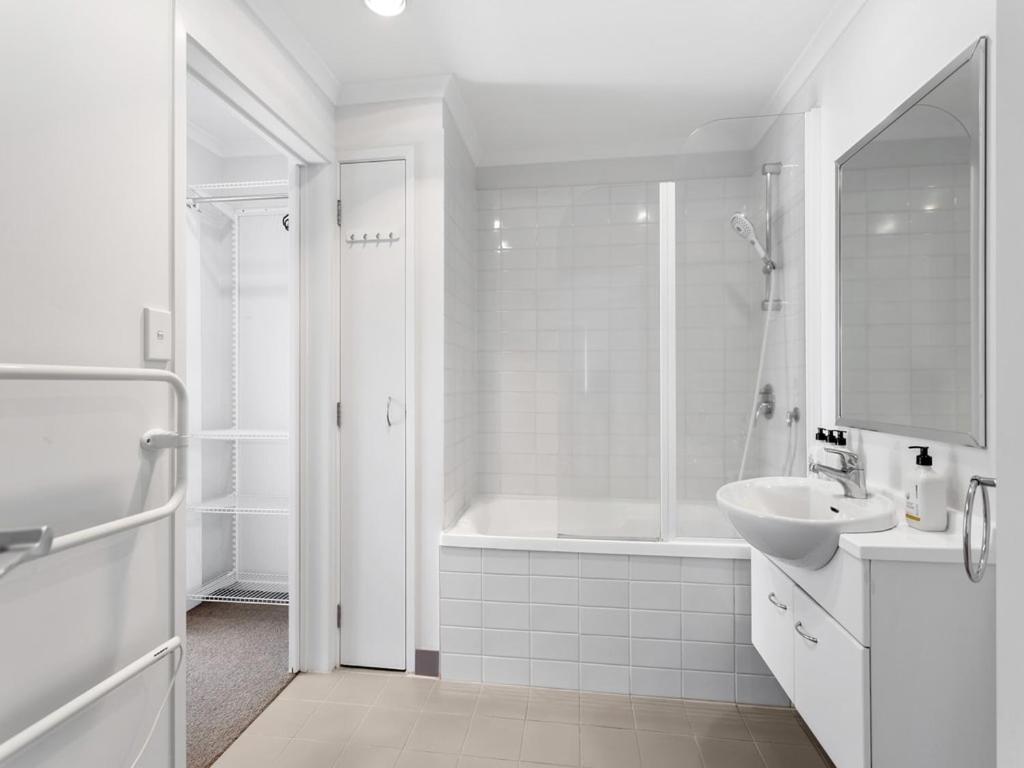 Apartment Eden Terrace Two Bedroom Free Parking *