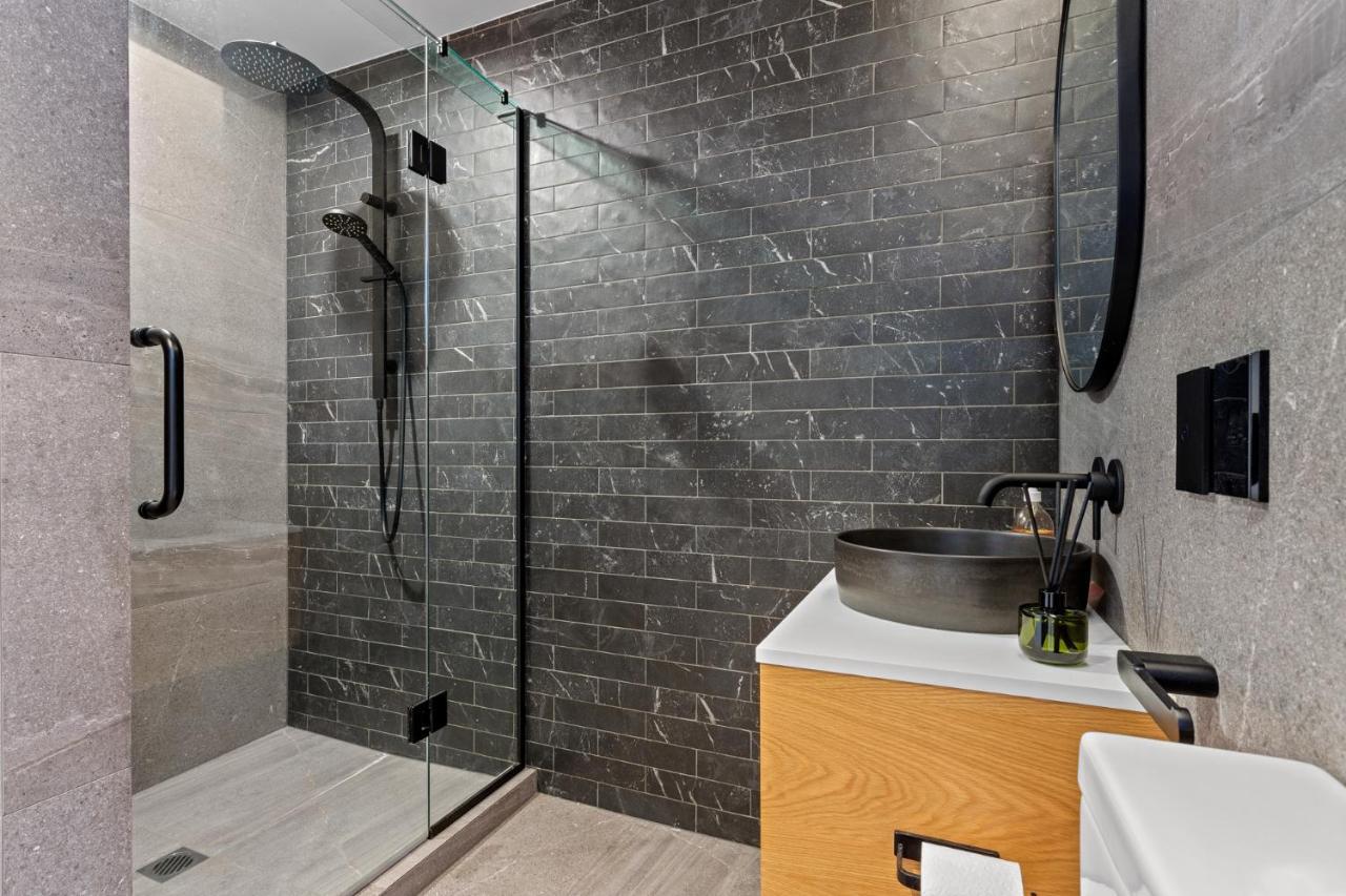 Luxury 2 Bed2bath Penthouse Free Secure Carpark