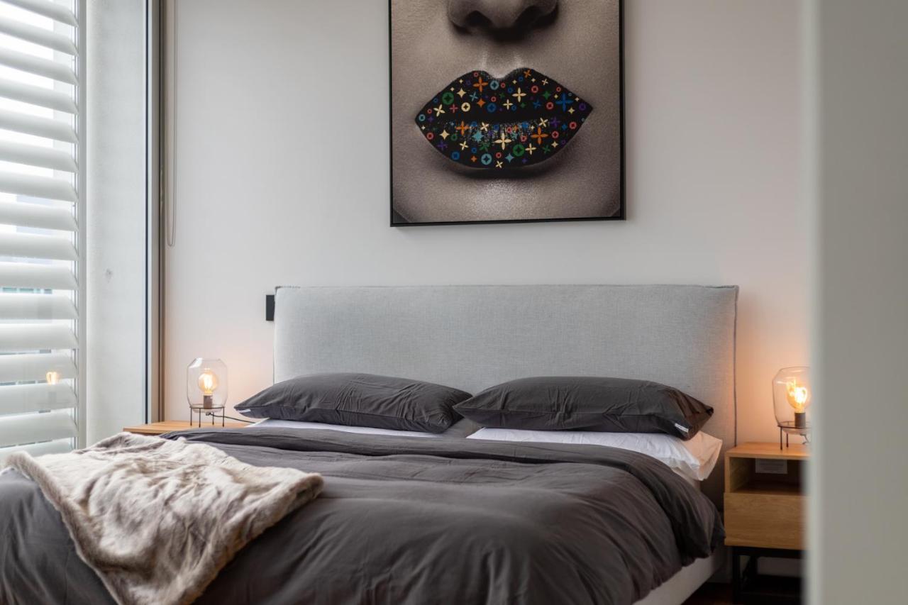 Luxury 2 Bed2bath Penthouse Free Secure Carpark *