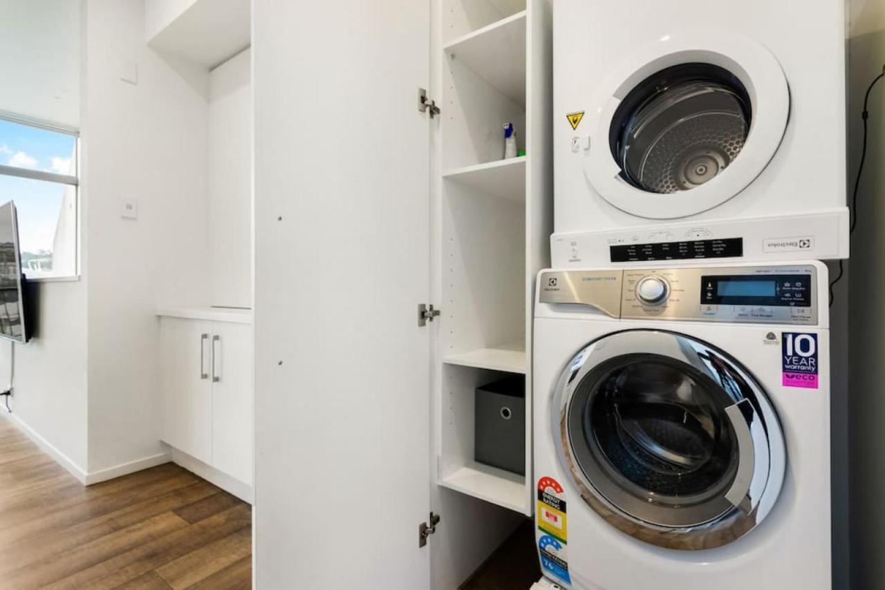 The Perfect Pad On The Shore Seconds To Stadium Apartment *