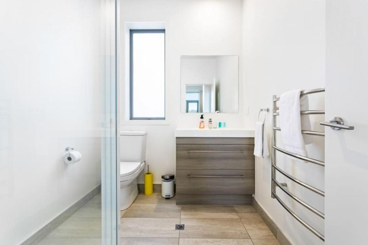 The Perfect Pad On The Shore Seconds To Stadium Apartment Auckland