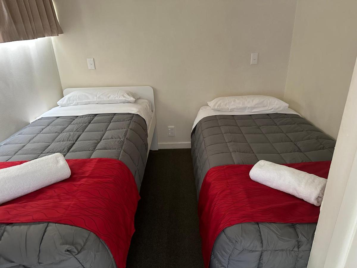 Motel Touchwood Motor & Inner Ground *