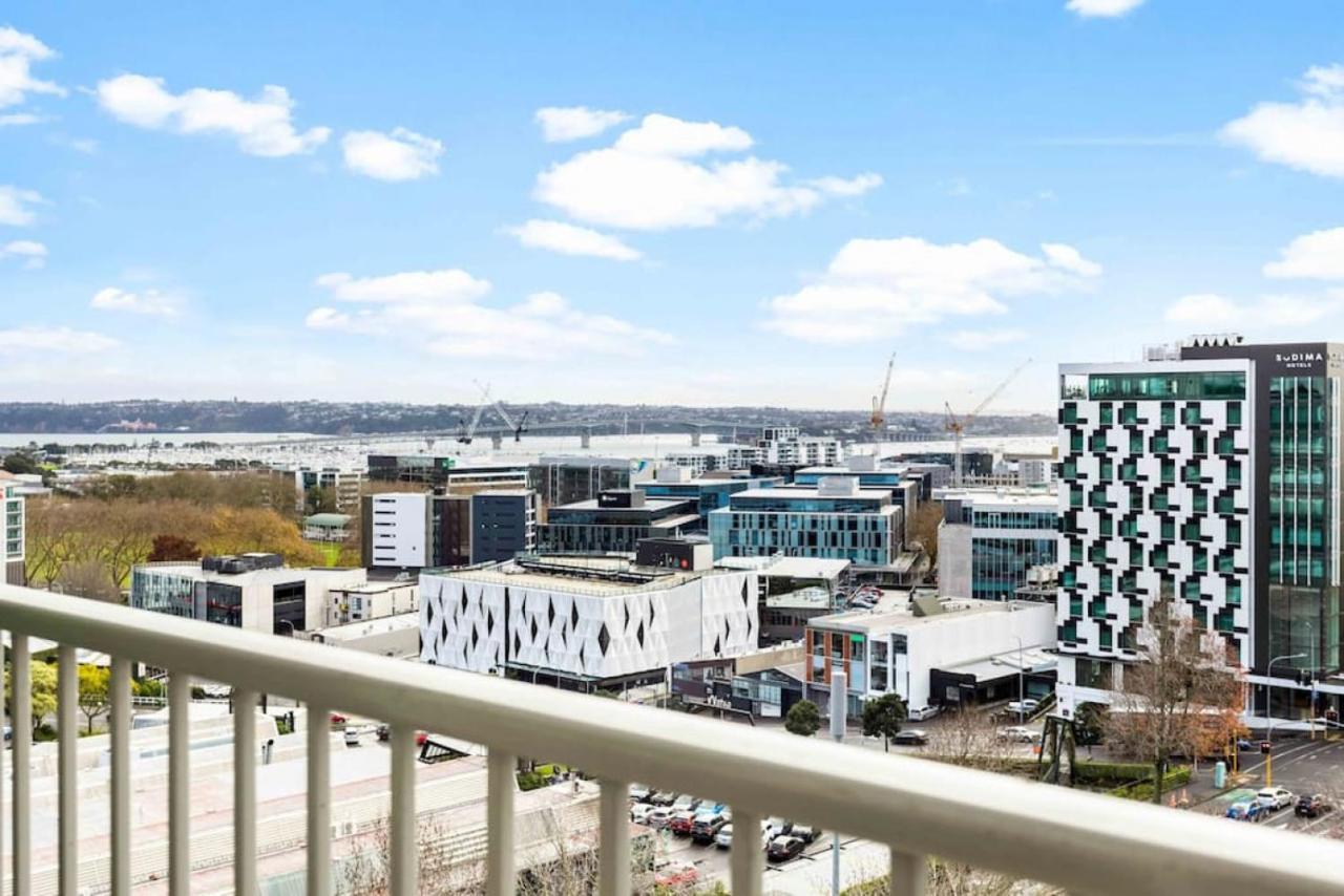 Cozy Two Bedroom With Seaview - Wifi - Gym Apartment Auckland