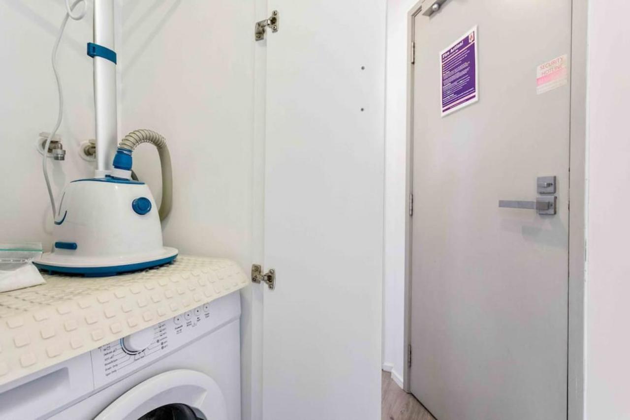 Cozy Two Bedroom With Seaview - Wifi - Gym * Auckland