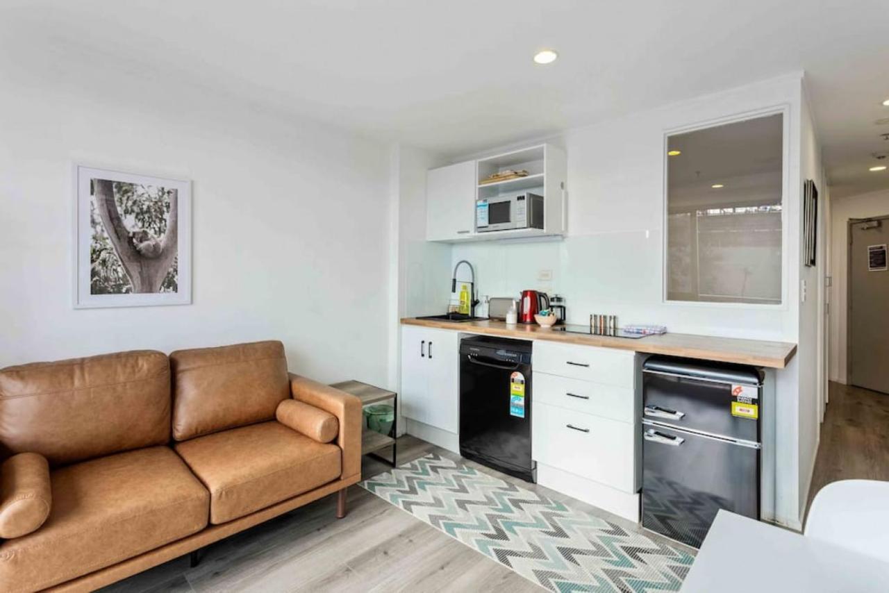 Cozy Two Bedroom With Seaview - Wifi - Gym Apartment Auckland