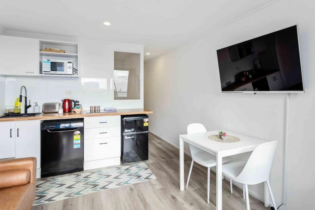 Cozy Two Bedroom With Seaview - Wifi - Gym *