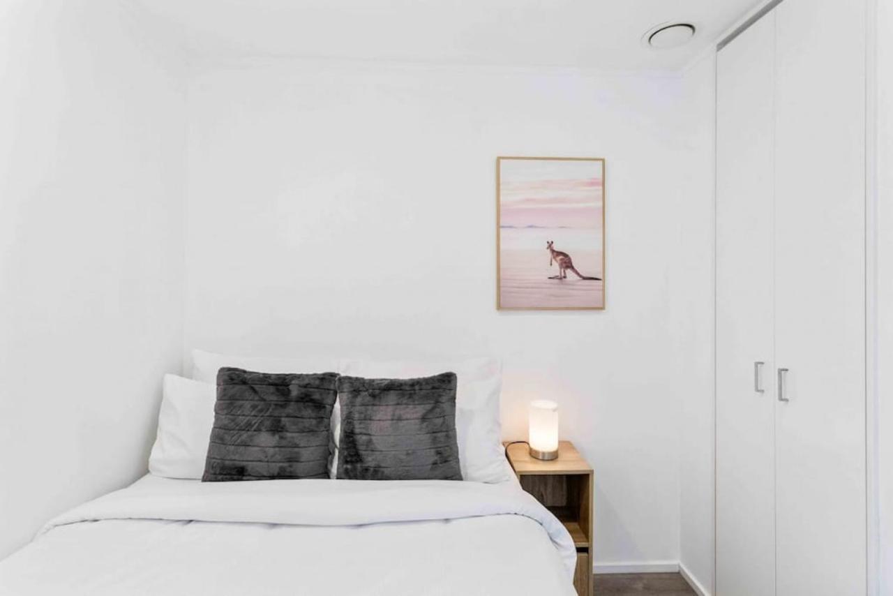 Cozy Two Bedroom With Seaview - Wifi - Gym Apartment Auckland
