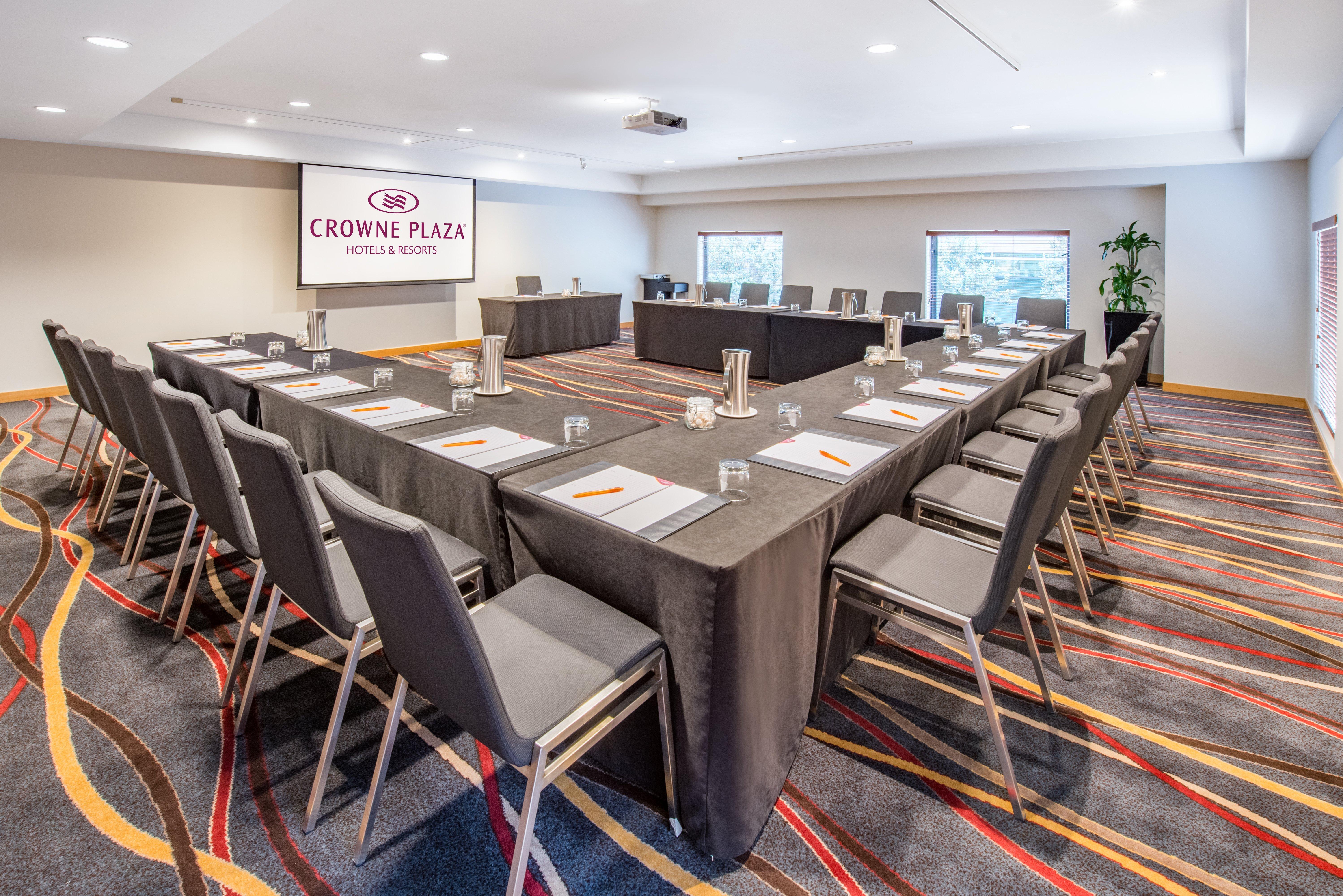 Hotel Crowne Plaza By Ihg 4*