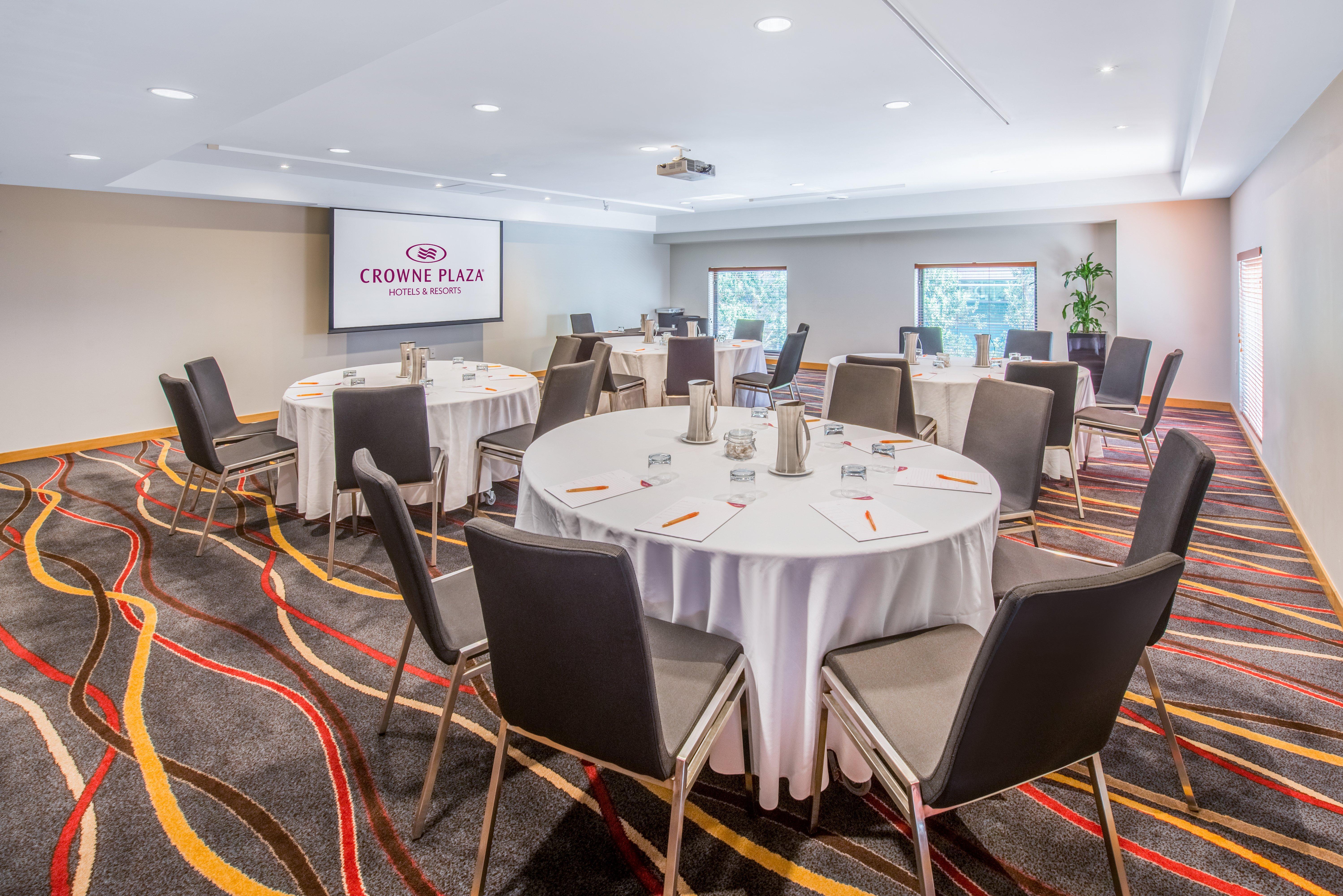 Crowne Plaza By Ihg 4*