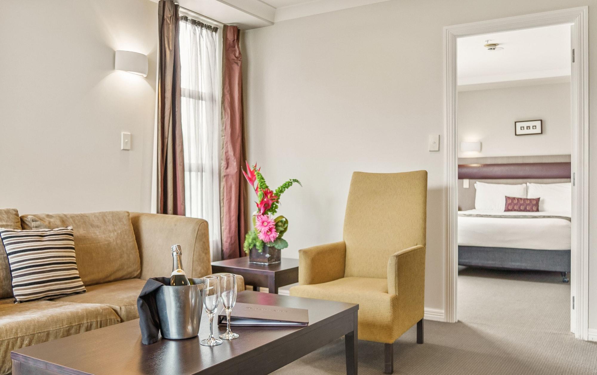 Parkside & Hotel Auckland