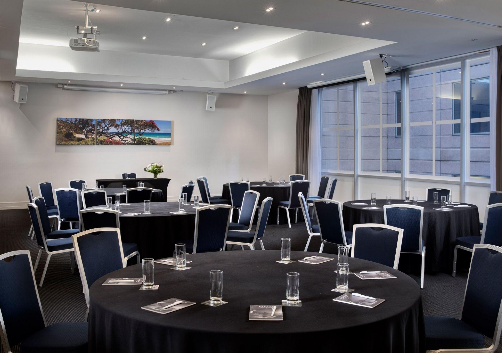 Rydges Hotel 4*
