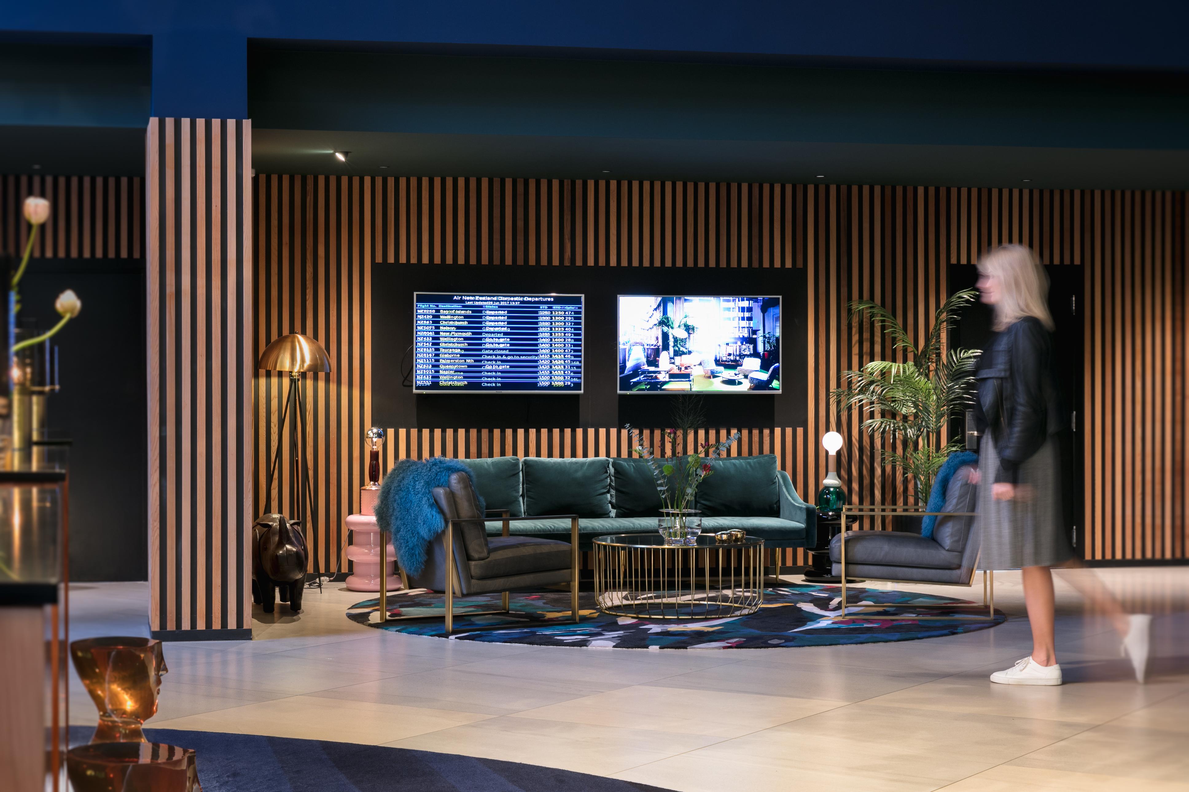 Hotel Naumi Airport 4*