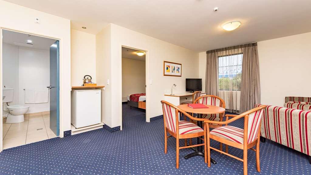 Hotel Heartland Airport