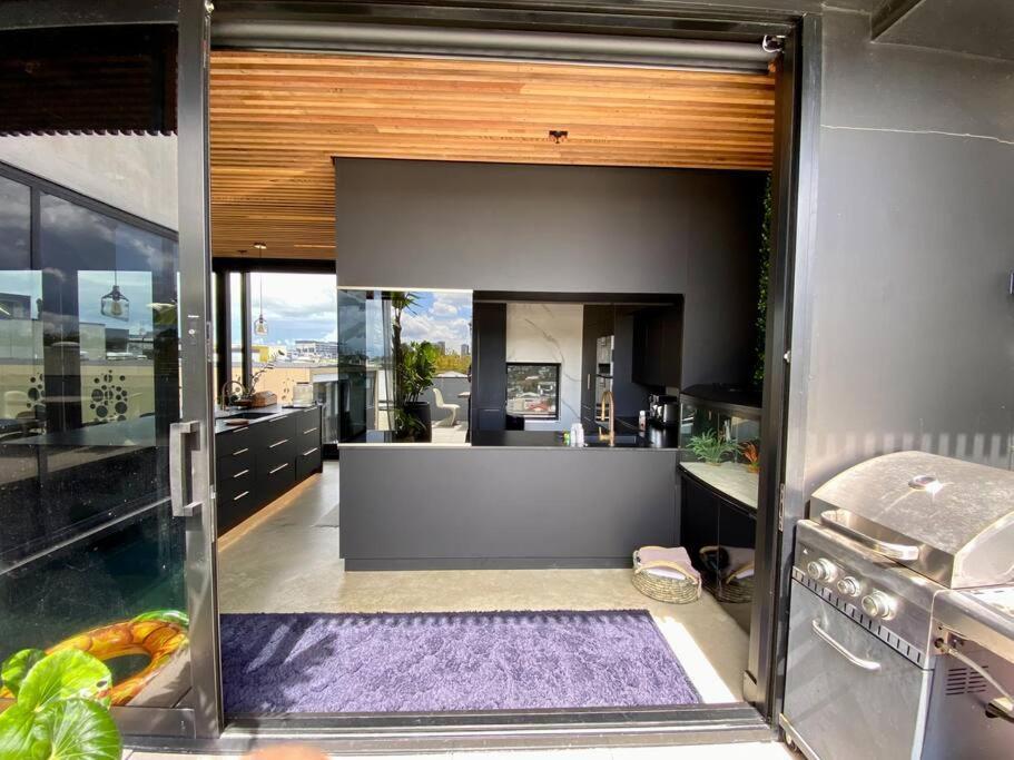 Entertainers Penthouse With 5 Bedrooms Pool & Apartment Auckland