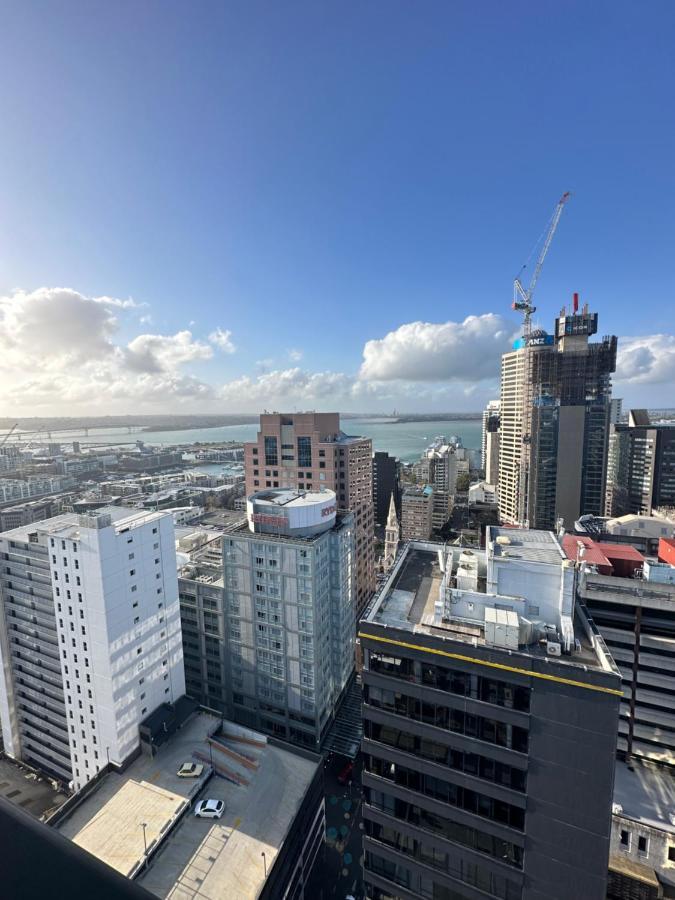 Spacious Magnificent Sea Views Front Of Sky Tower Apartment Auckland