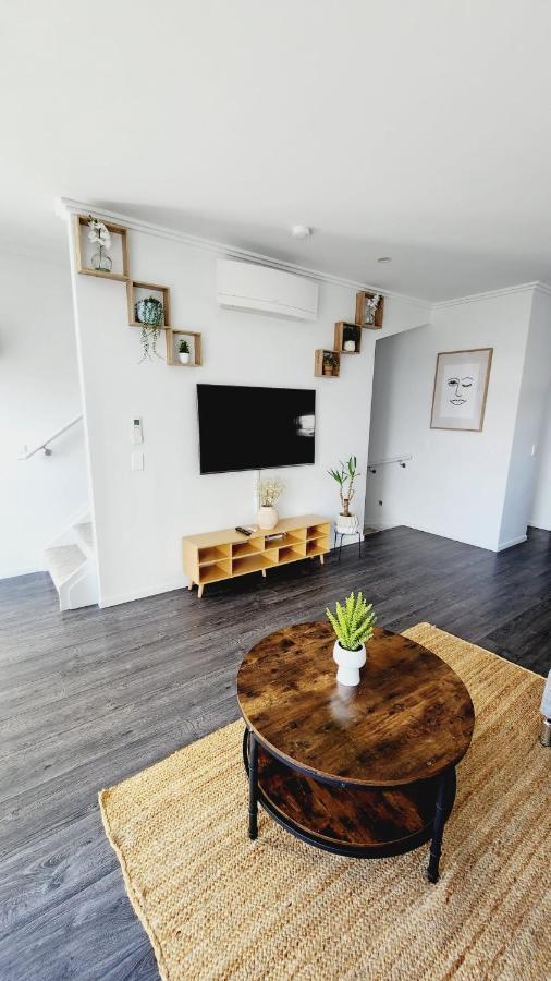 Apartment Plush 3 Bedroom Property In Hobsonville Auckland