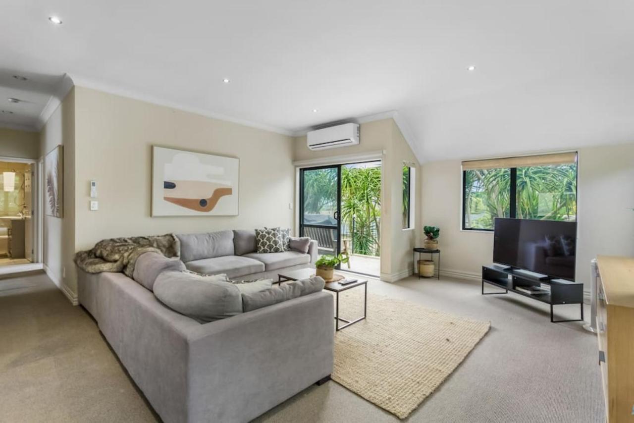 Modern 2br Abode - Near Eastern Beaches Apartment *