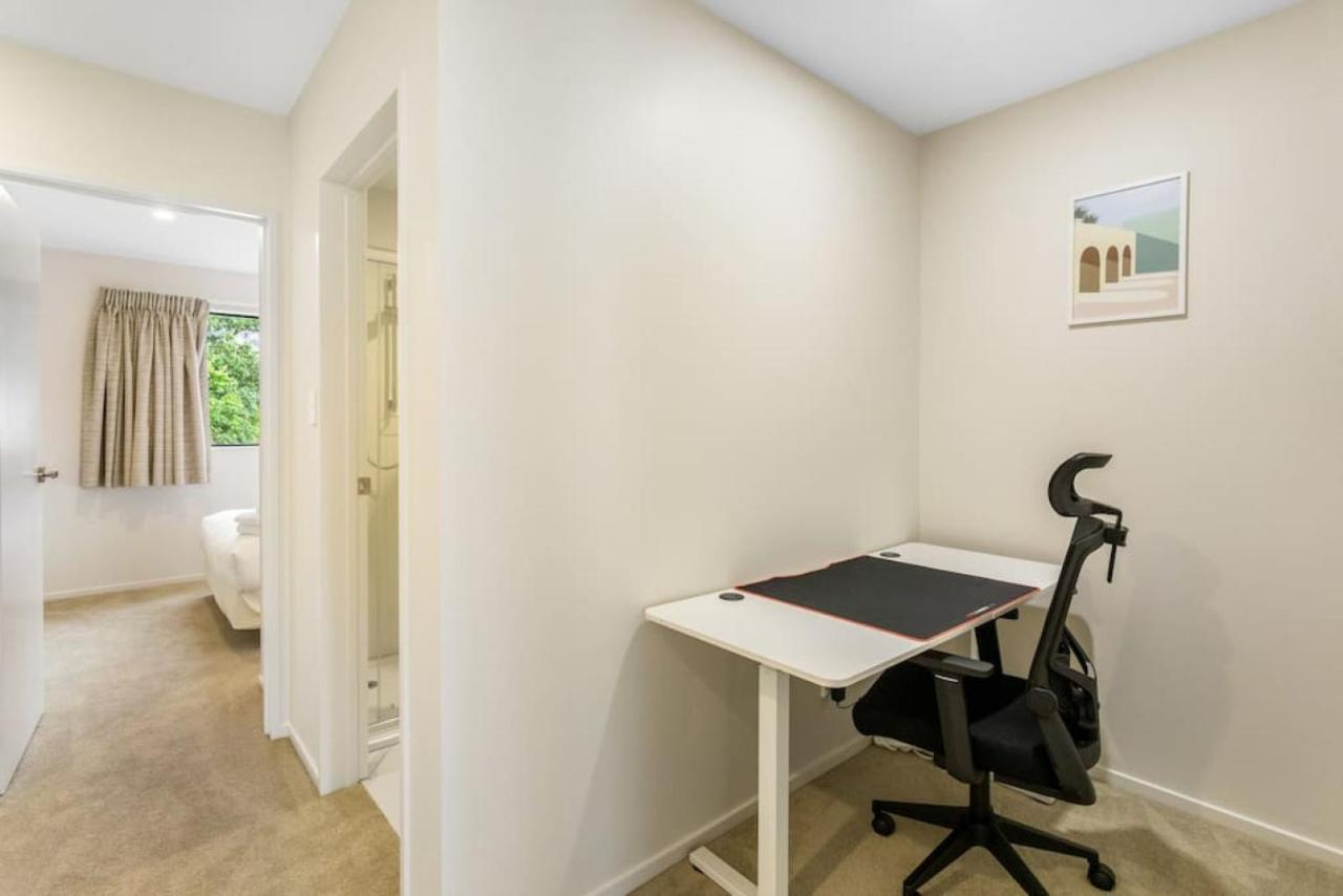Urban Glow Townhouse With Parking Apartment