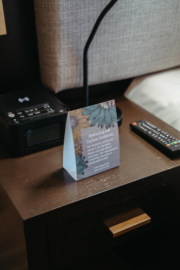 - Hobson St Aparthotel
