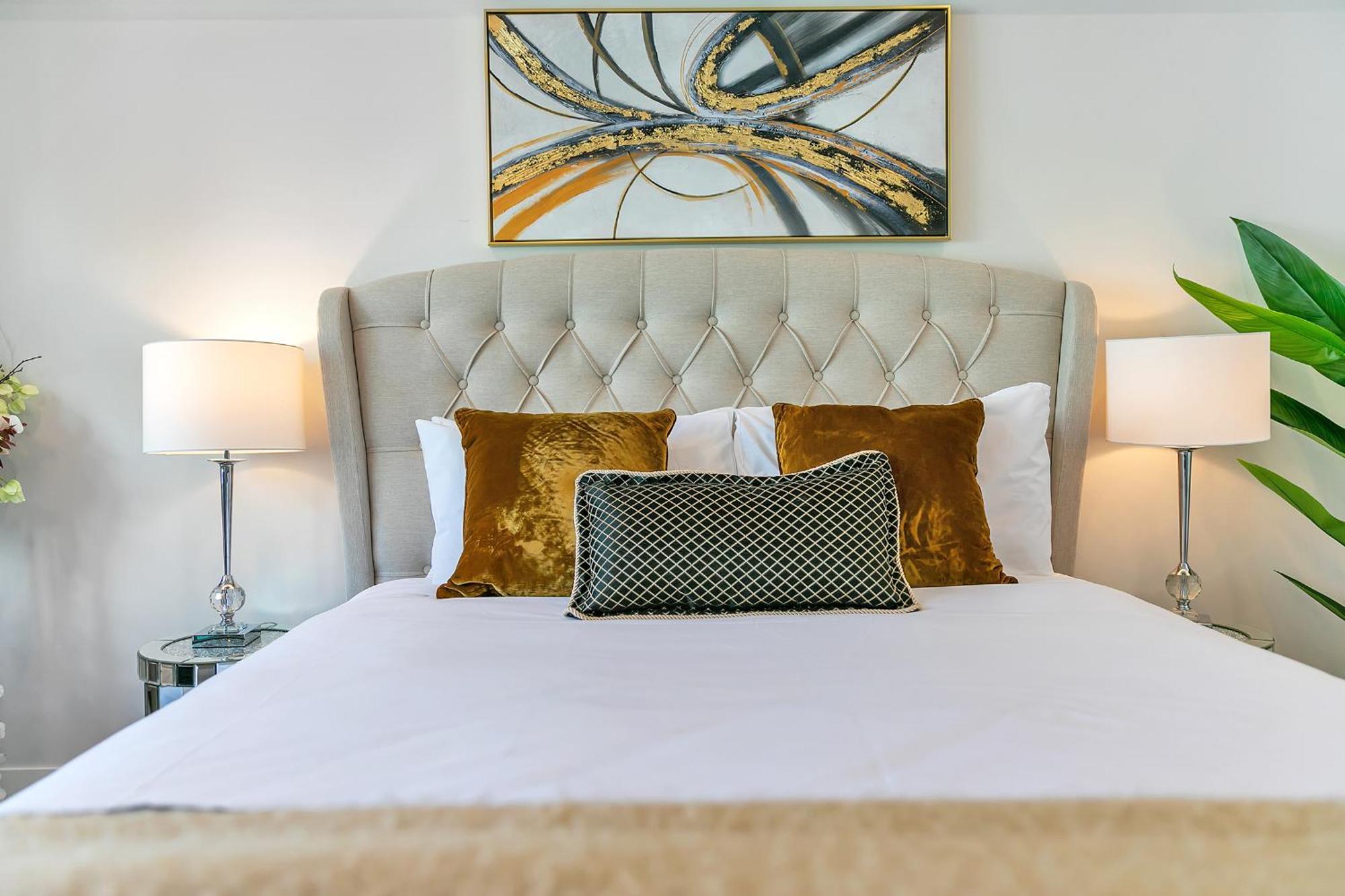Viaduct's Hidden Gem Apartment