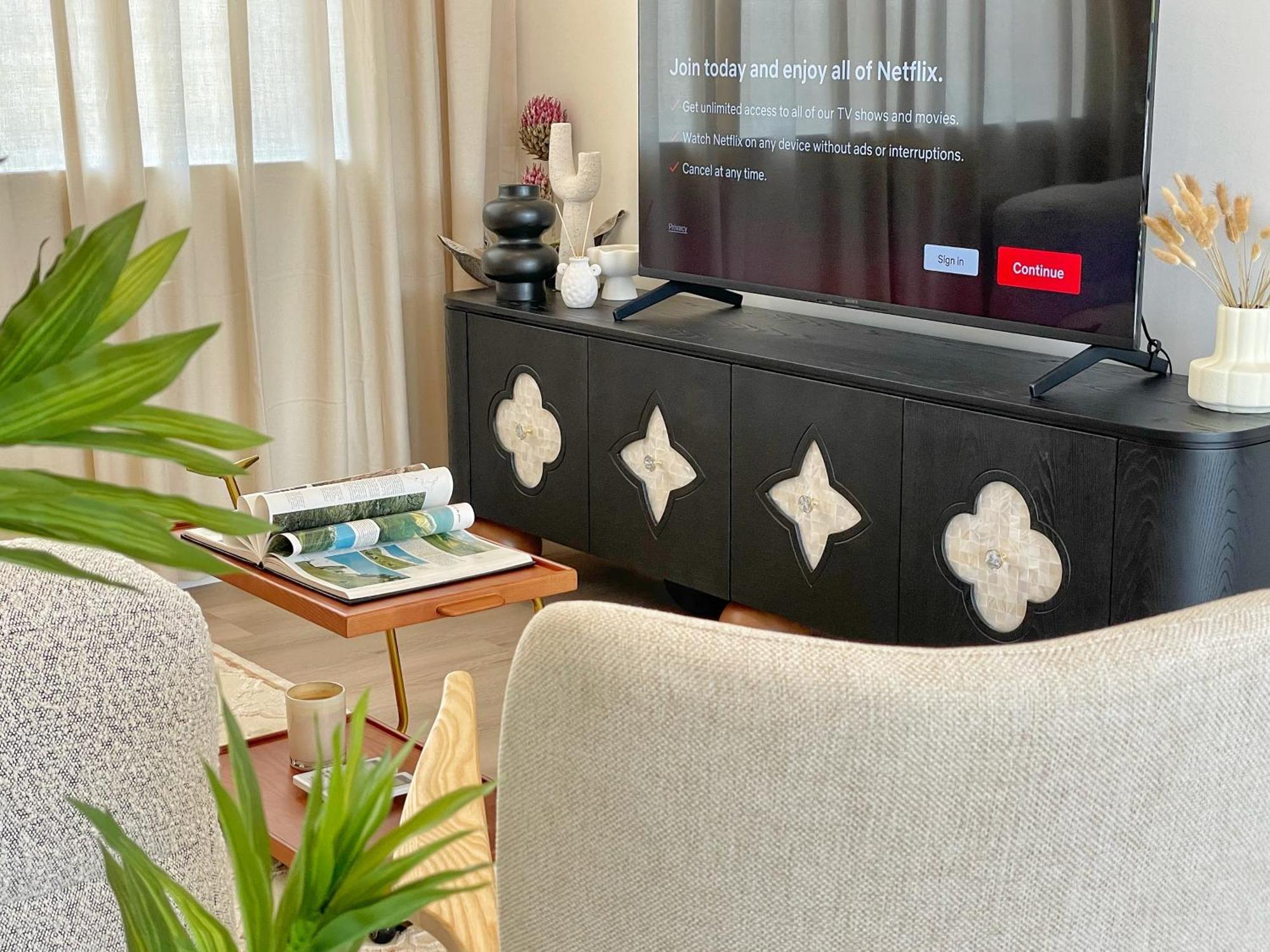 Holiday home Modern French Retro Townhouse In Sandringham, Close To City, Heat Pumps, Netfilx Auckland