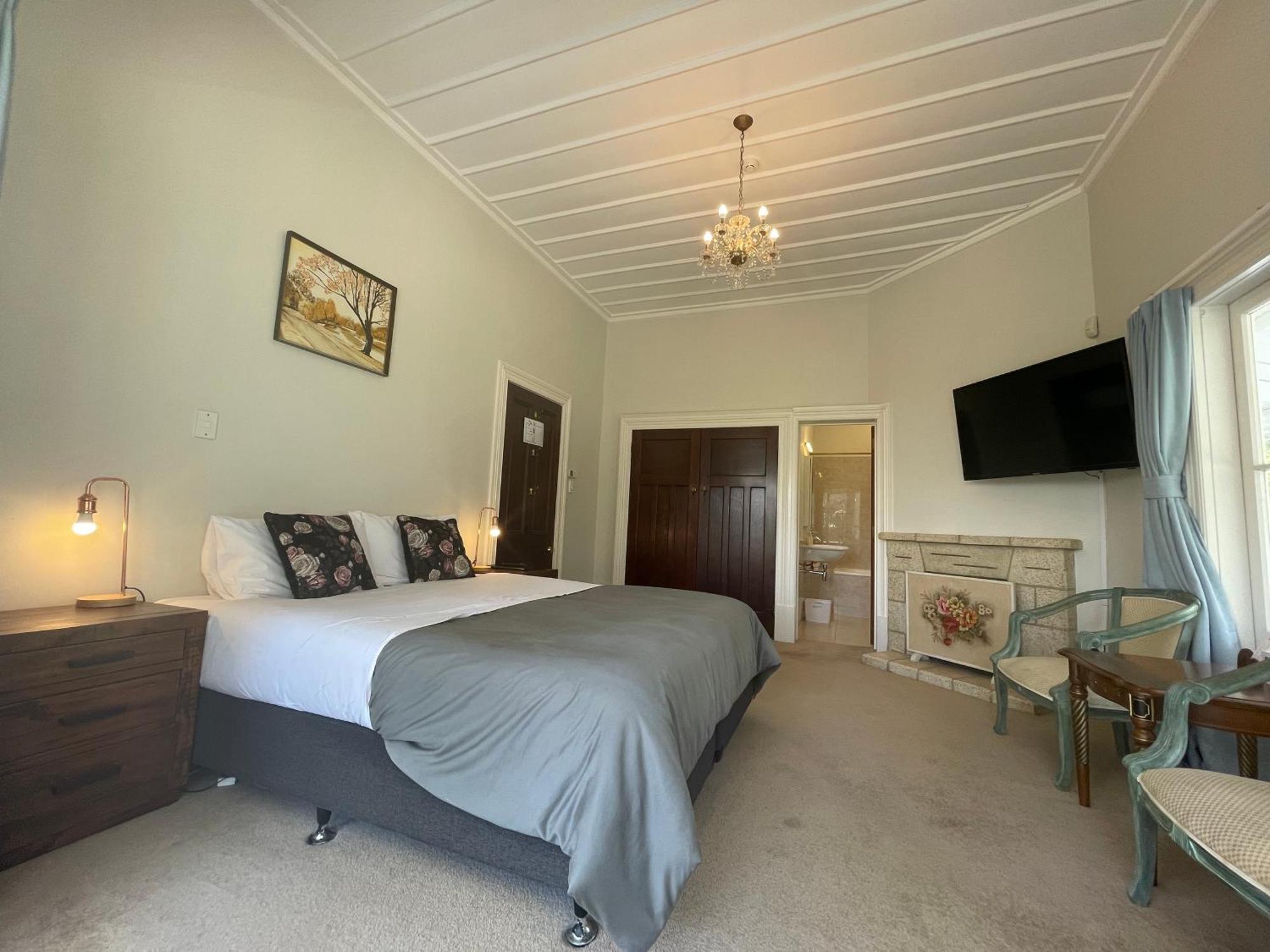Western Springs To Central Heritage Guest house 4*