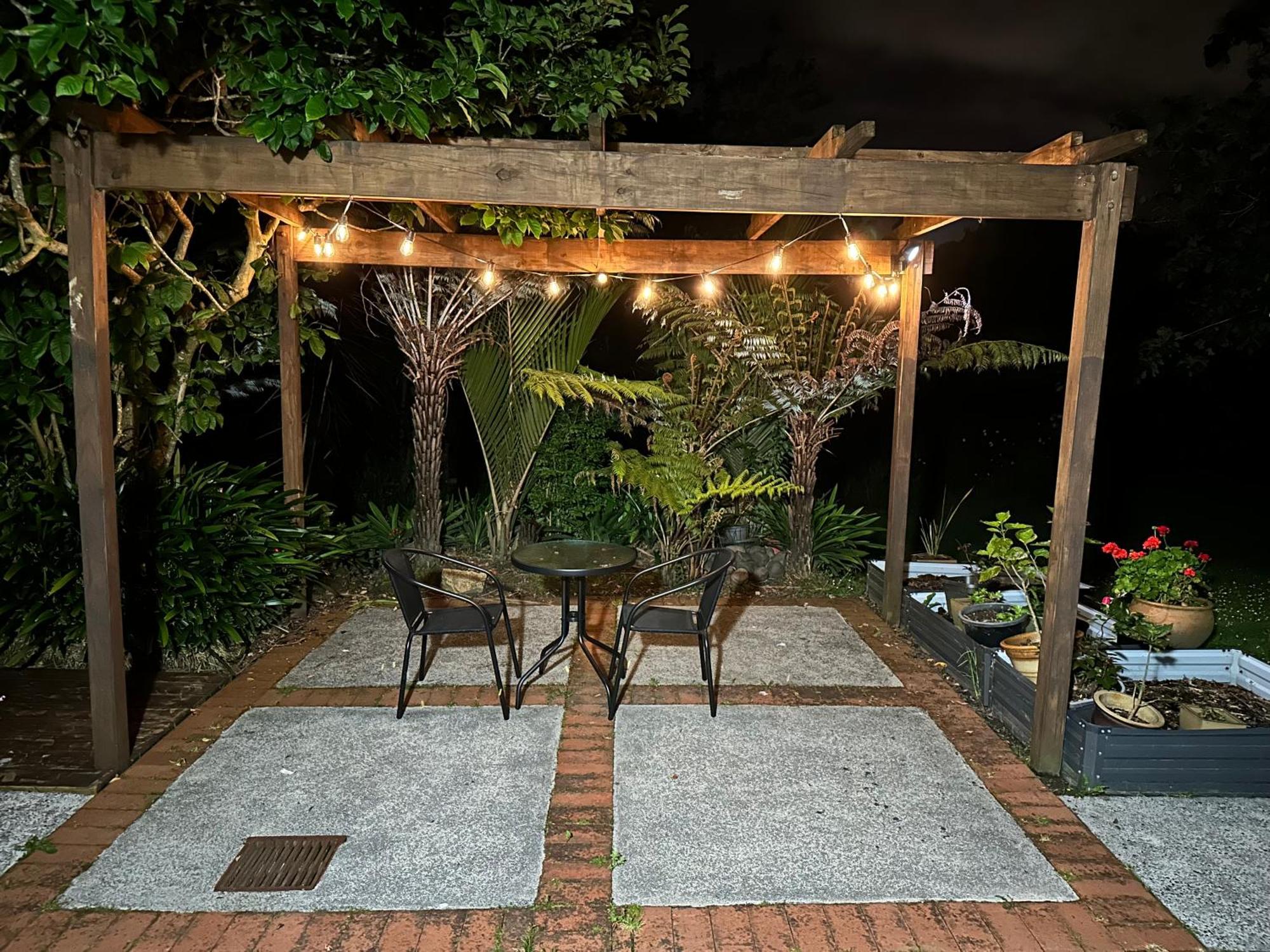 New Lynn Self- Contained Unit Near Golf Course
