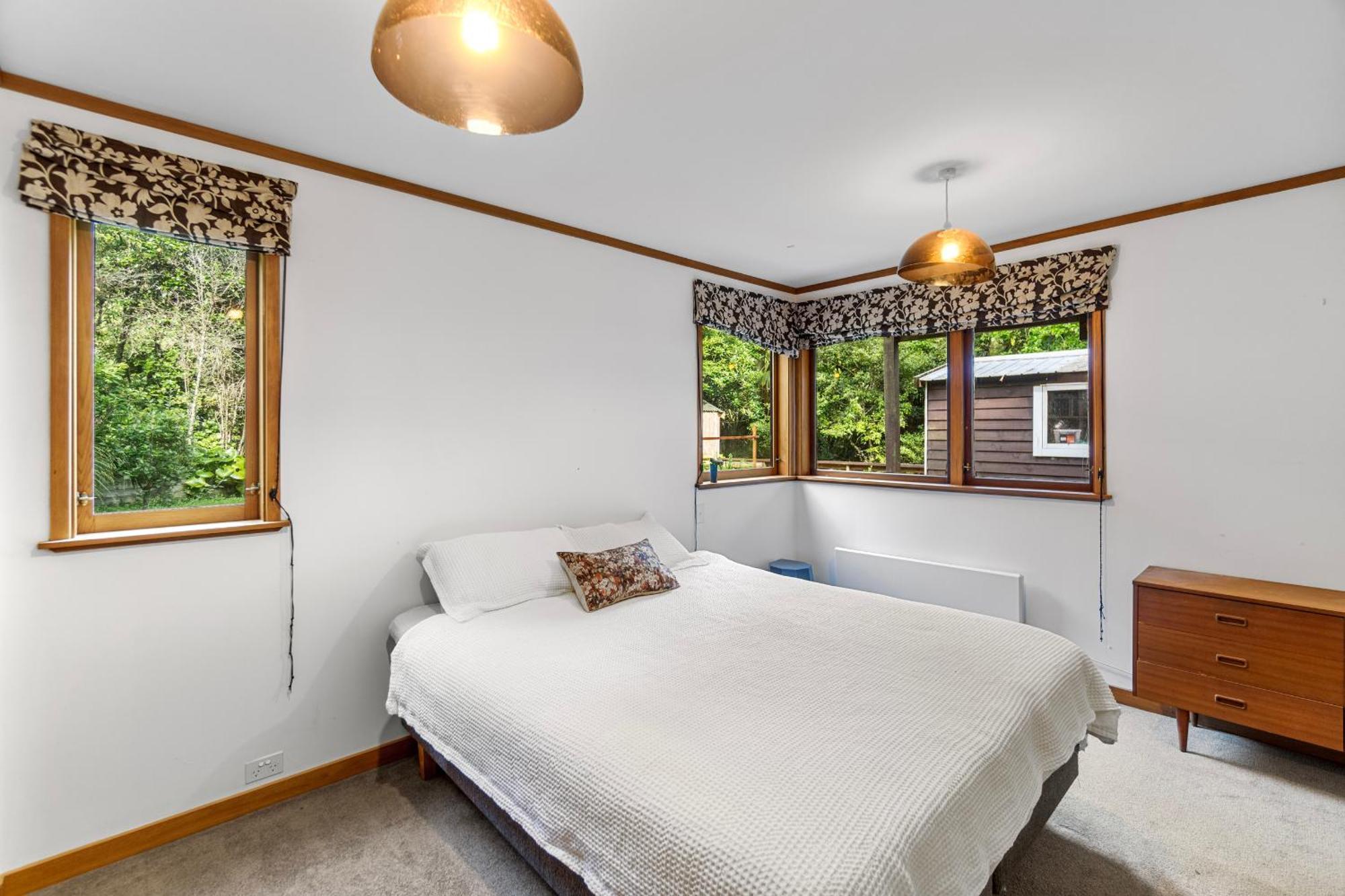 Treetop Sanctuary - Titirangi Holiday home *