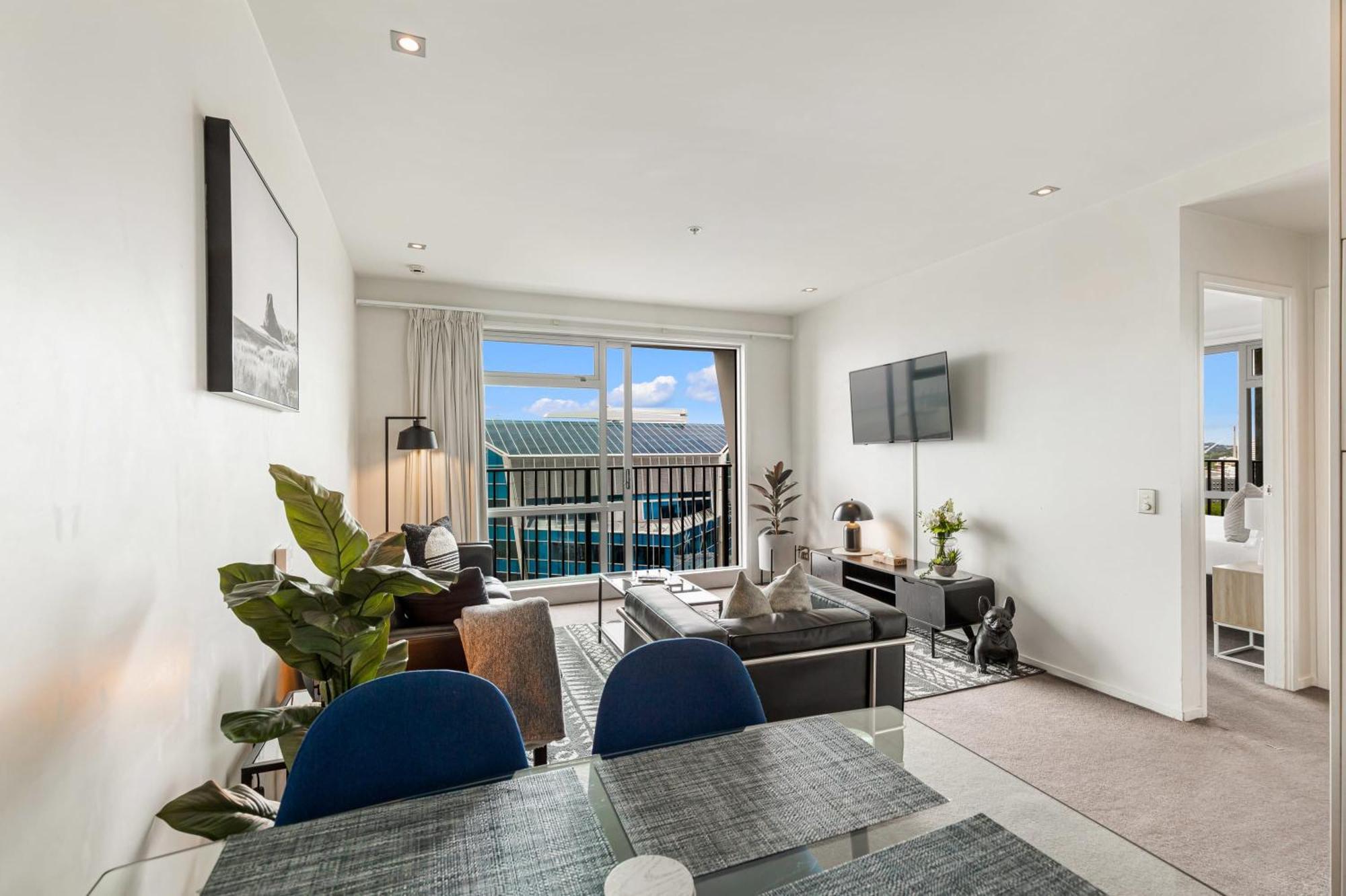 Apartment Luxury 2br In Cbd Pool, Gym, Prime Spot *